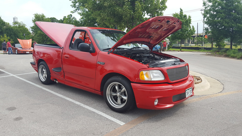 Illustration for article titled Sunday car show photo dump.
